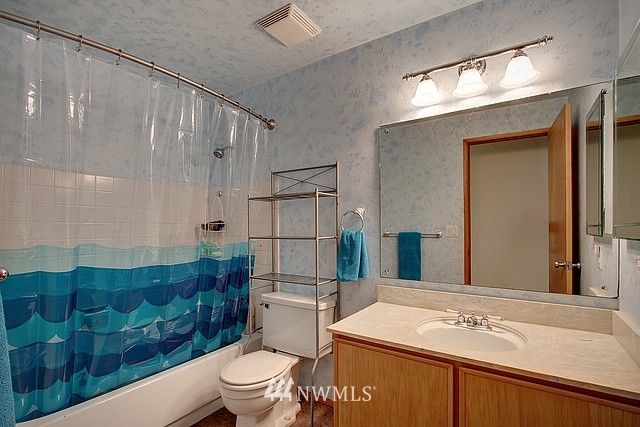 14205 145th Place Southeast Renton, WA 98059 - Photo 10 of 14 Gallery Image 10