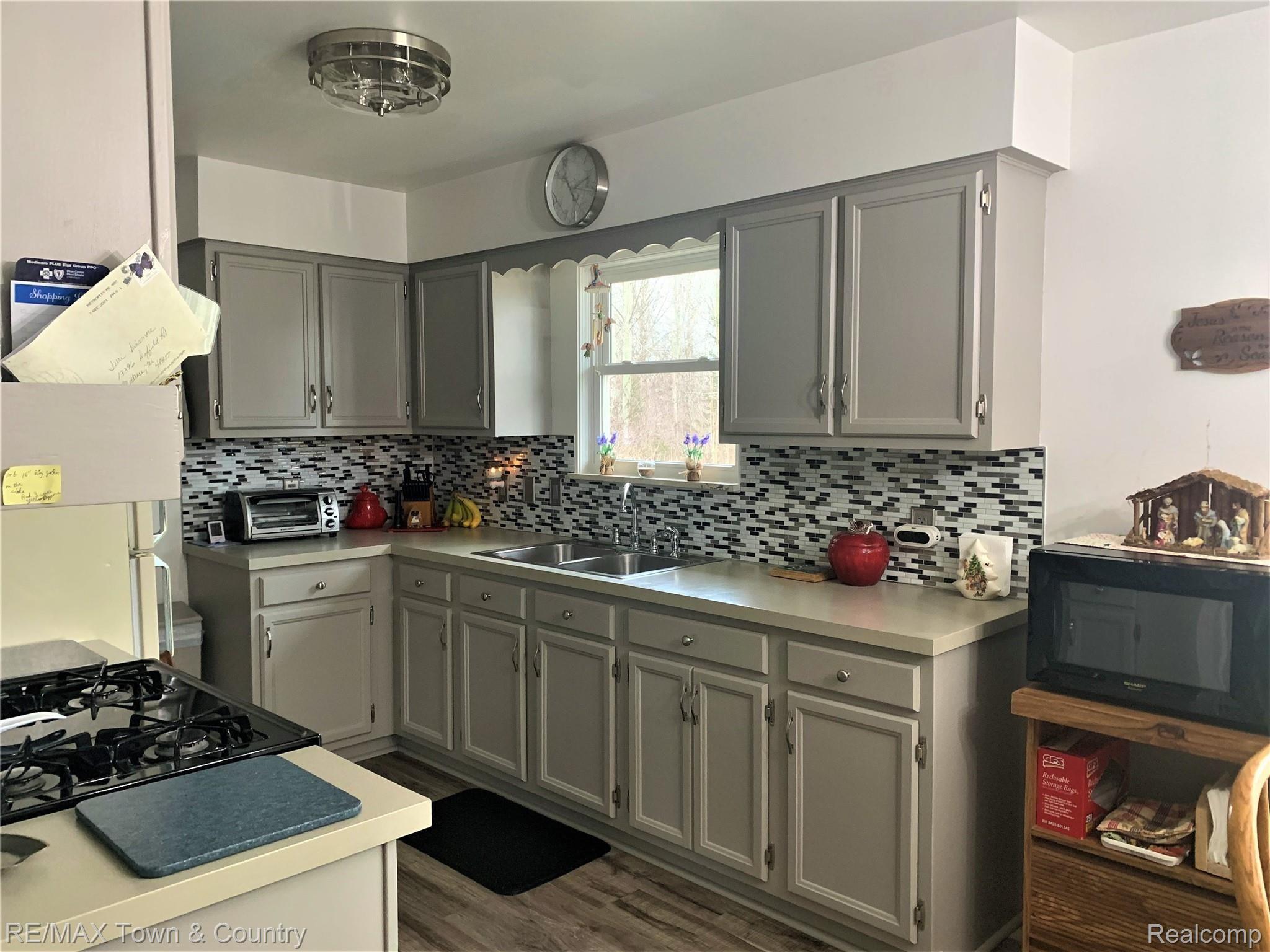 13396 Duffield Road Montrose, MI 48457 - Photo 5 of 28 duffield kitchen5.jpg