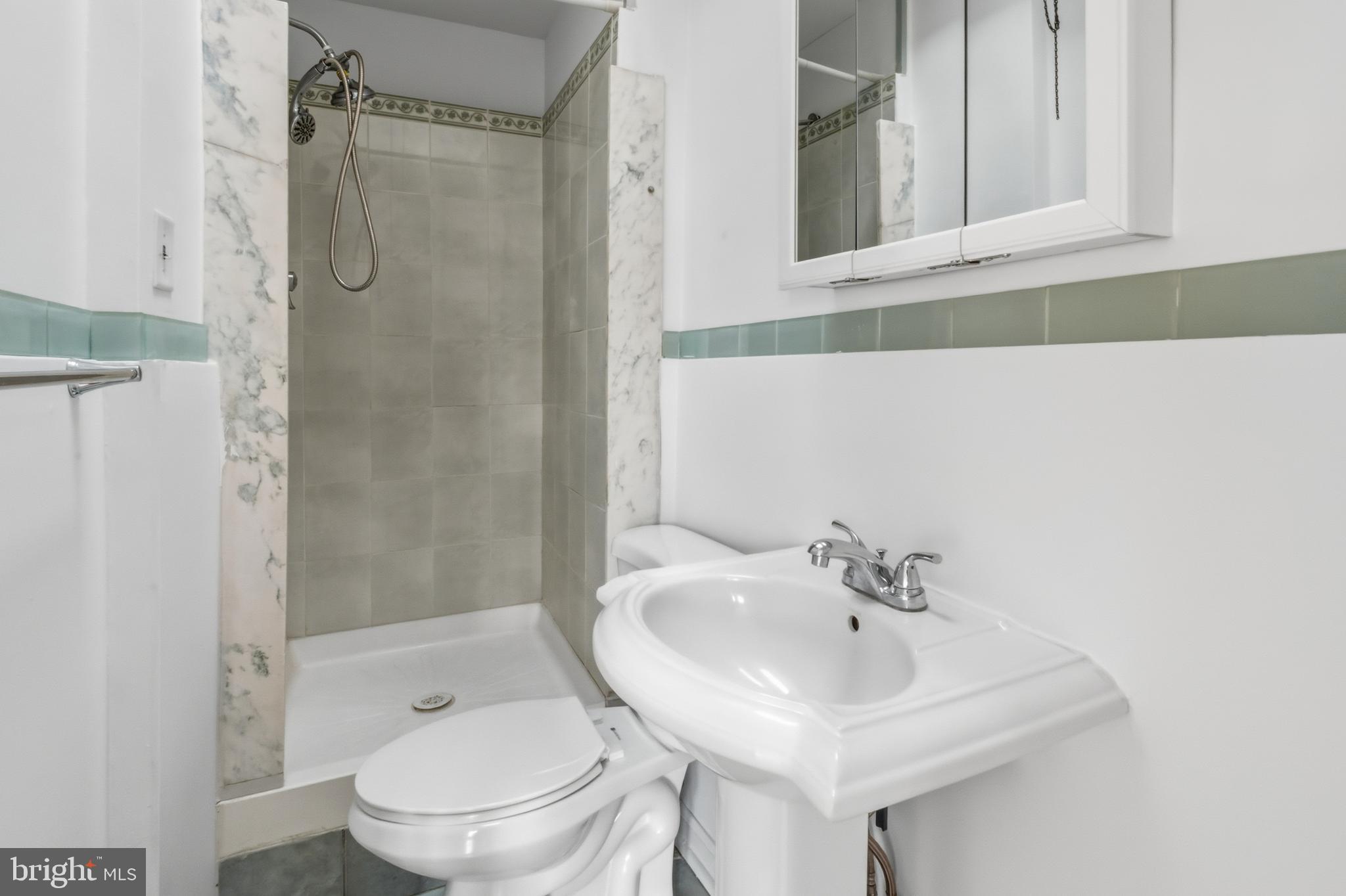 7261 Calvin Road Upper Darby, PA 19082 - Photo 20 of 23