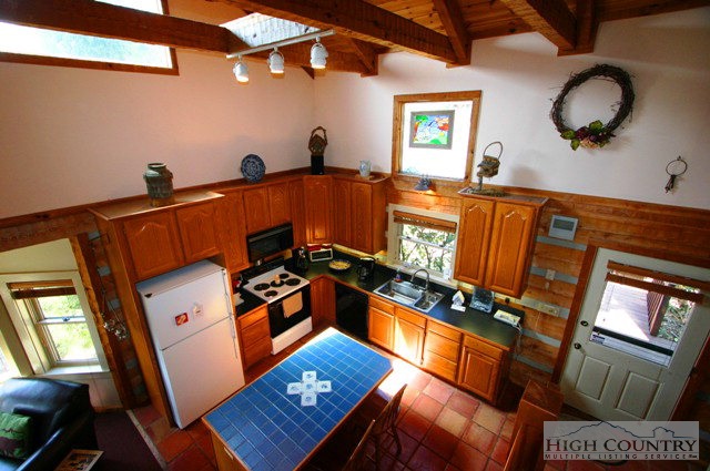 136 Eagle Rock Road Boone, NC 28607 - Photo 4 of 24 Gallery Image 4