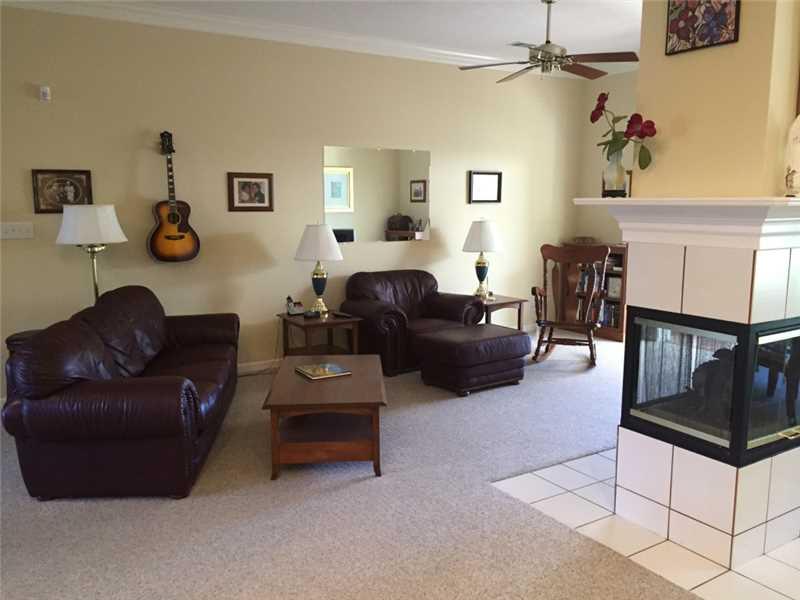 11514 Falling Water Way Fishers, IN 46037 - Photo 4 of 24 Gallery Image 4