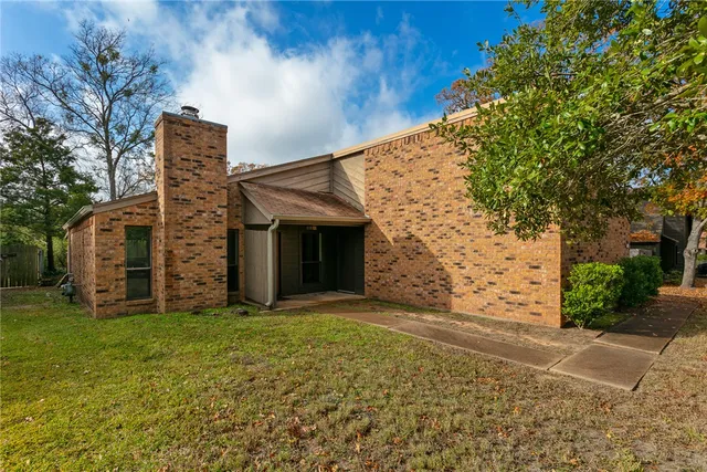$215,000 | 3024 Westwood Main Drive, Bryan, TX 77807