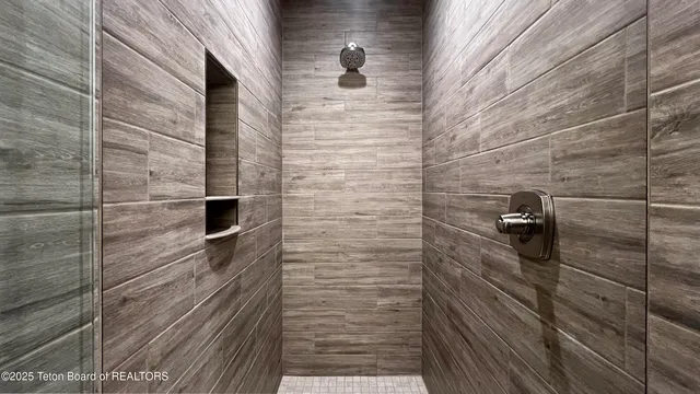 $4,150,000 | 20 Diamandis Drive, Unit 20, Alpine, WY 83128