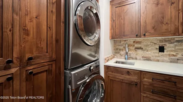 $4,150,000 | 20 Diamandis Drive, Unit 20, Alpine, WY 83128