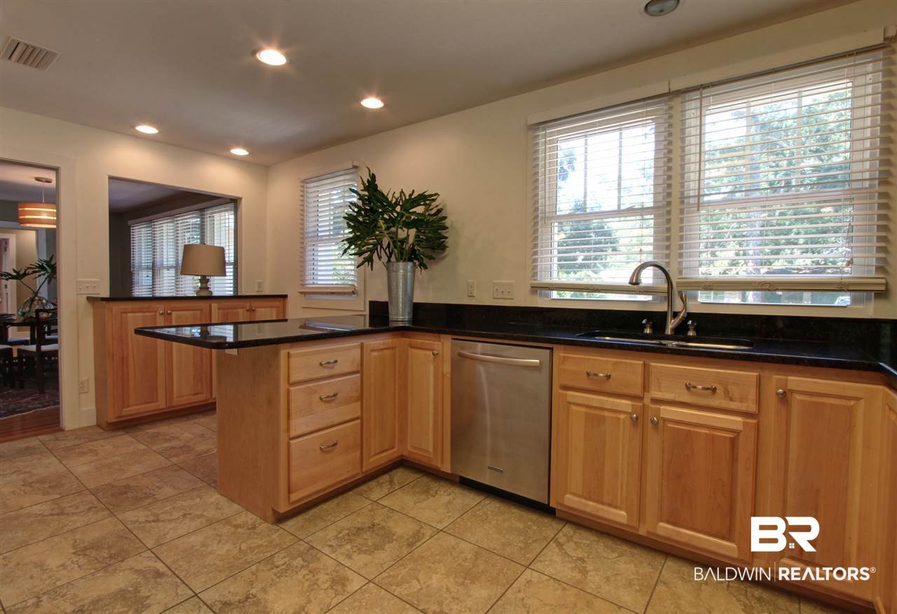 114 Powell Avenue Fairhope, AL 36532 - Photo 11 of 35