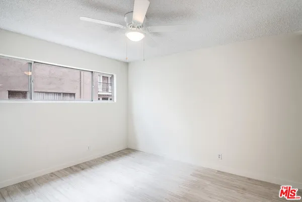 a view of empty room with window