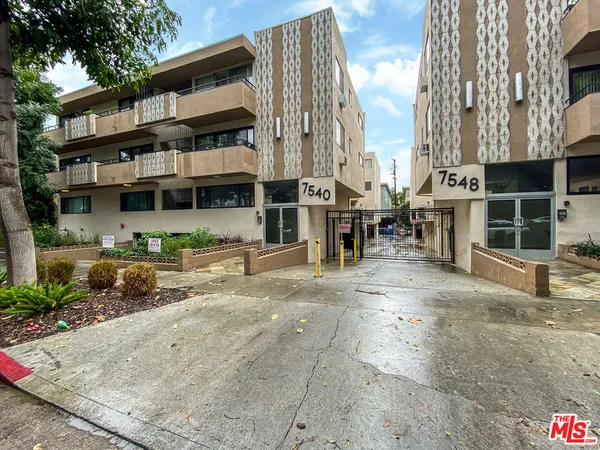 $3,200 | 7540 Hampton Avenue, Unit 202, West Hollywood, CA 90046