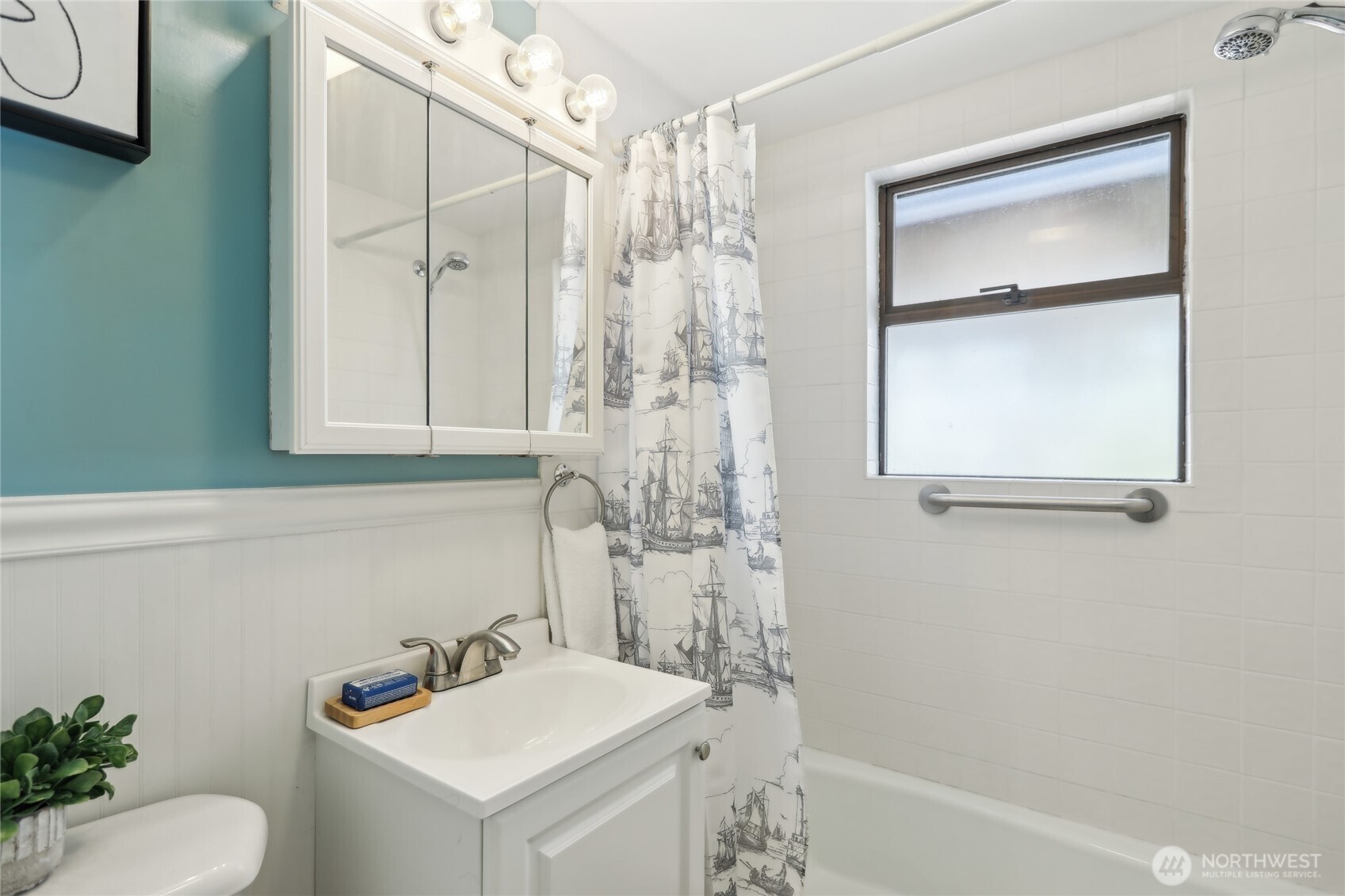16009 12th Avenue Southwest Burien, WA 98166 - Photo 12 of 27 Gallery Image 12