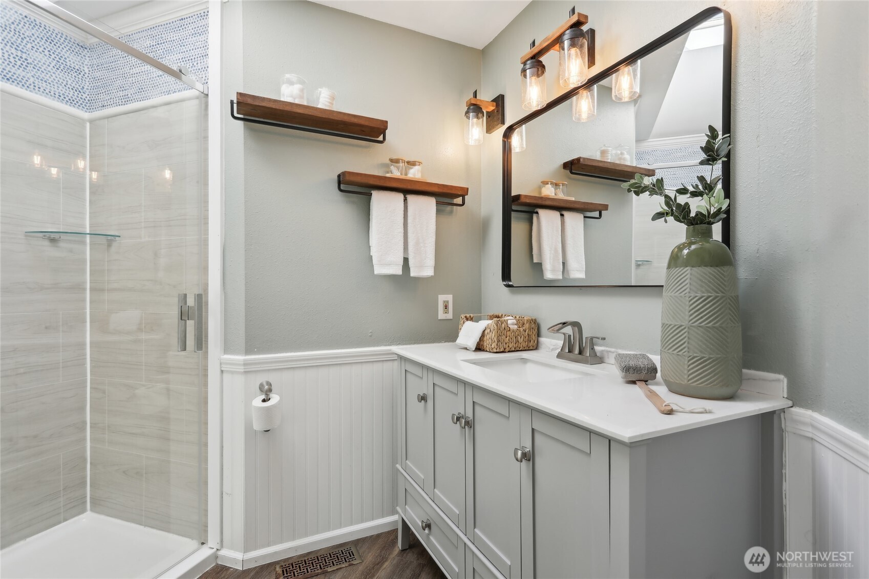 16009 12th Avenue Southwest Burien, WA 98166 - Photo 16 of 27 Gallery Image 16