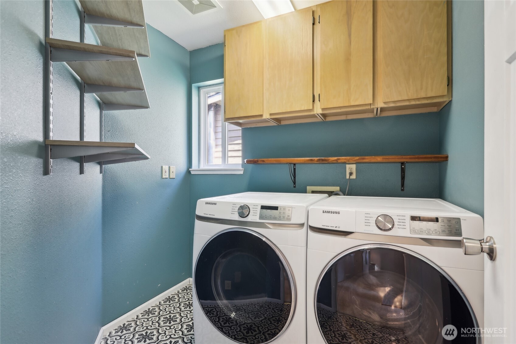 16009 12th Avenue Southwest Burien, WA 98166 - Photo 20 of 27 Gallery Image 20