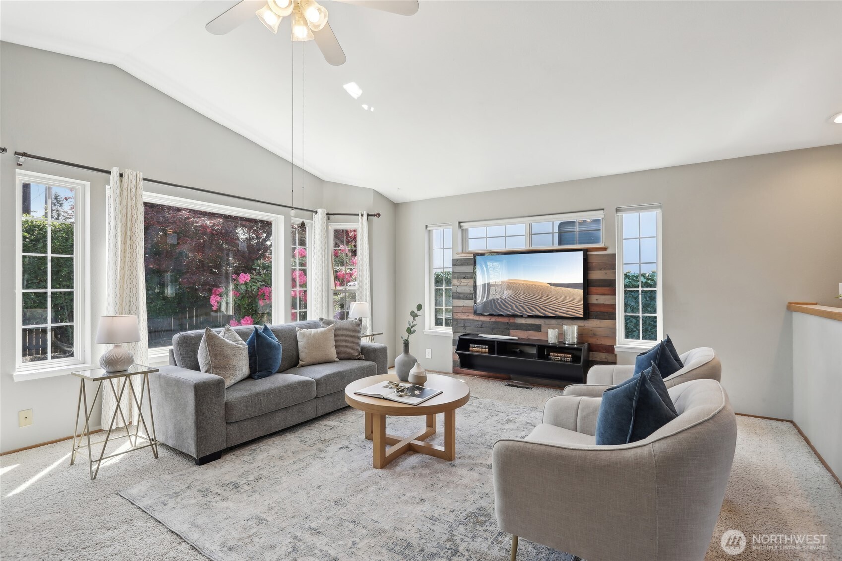 16009 12th Avenue Southwest Burien, WA 98166 - Photo 4 of 27 Gallery Image 4