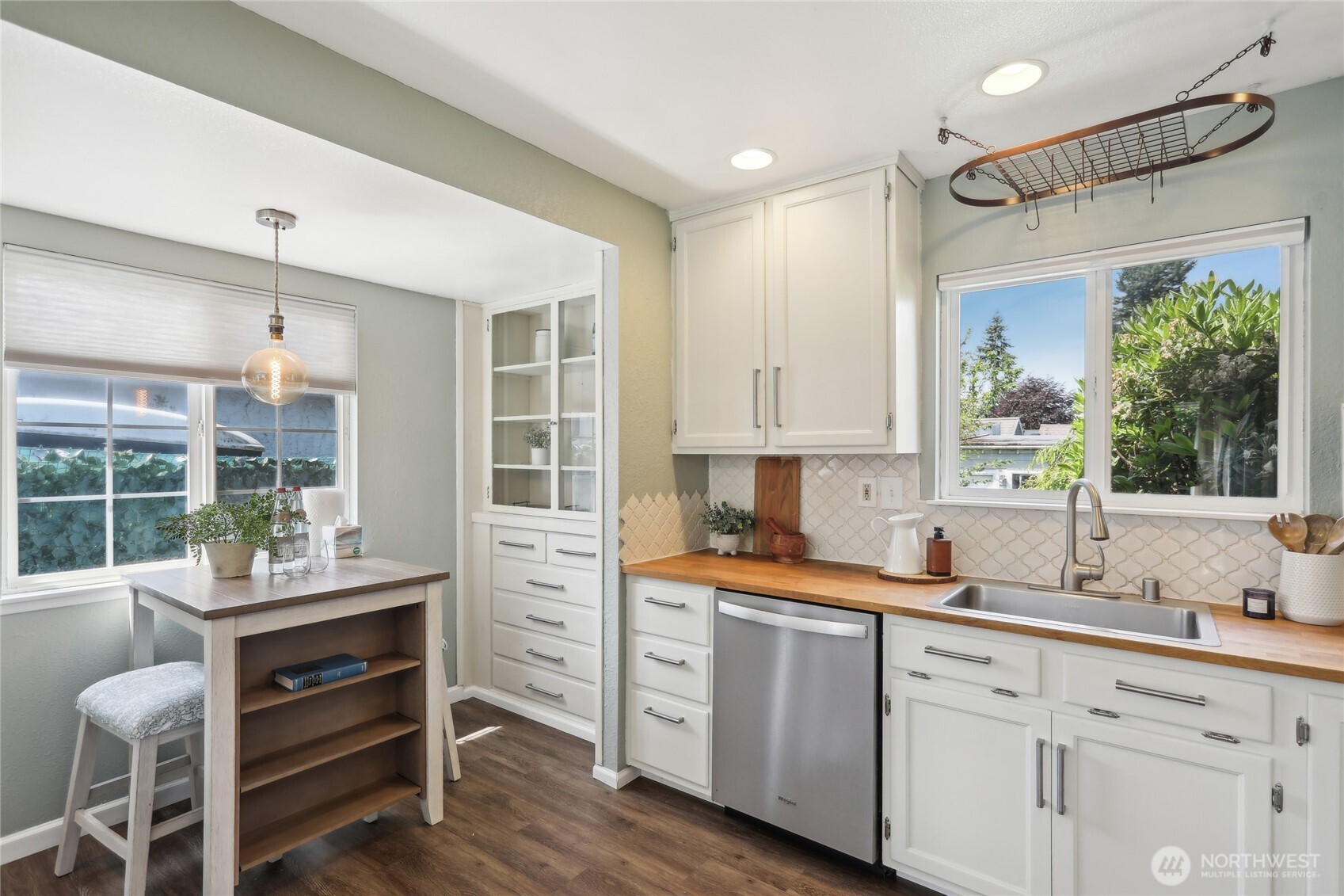 16009 12th Avenue Southwest Burien, WA 98166 - Photo 7 of 27 Gallery Image 7
