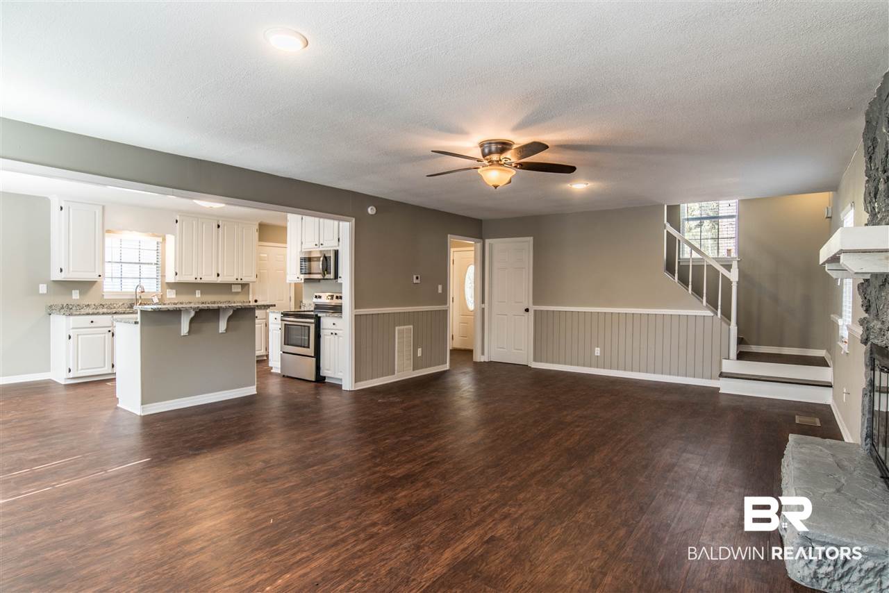 906 Whispering Pines Road Daphne, AL 36526 - Photo 4 of 33