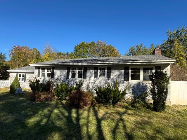 $440,000 | 2 Lincoln Drive, Bow, NH 03304