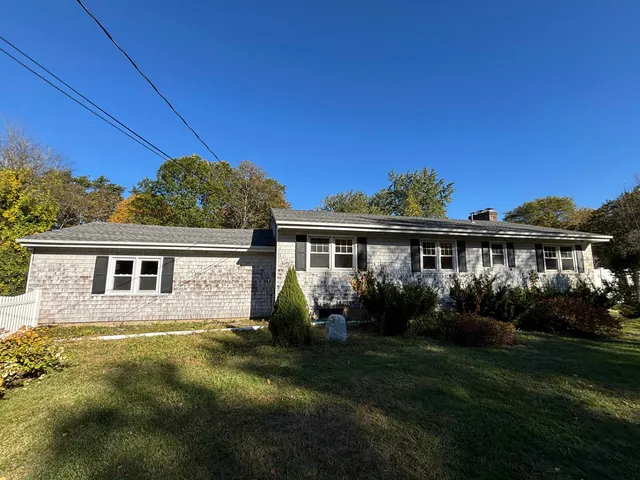 $440,000 | 2 Lincoln Drive, Bow, NH 03304