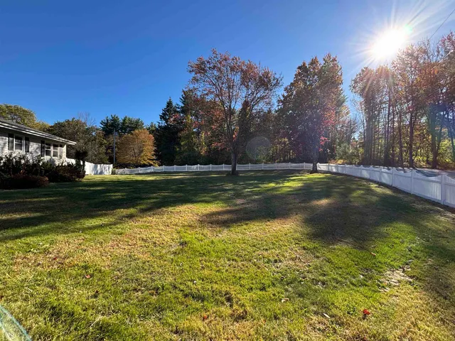 $440,000 | 2 Lincoln Drive, Bow, NH 03304