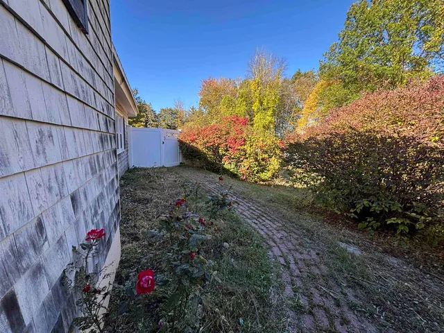 $440,000 | 2 Lincoln Drive, Bow, NH 03304