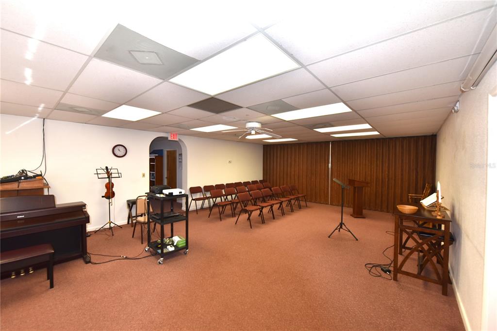 630 Union Street Dunedin, FL 34698 - Photo 21 of 37 a view of a room with gym equipment