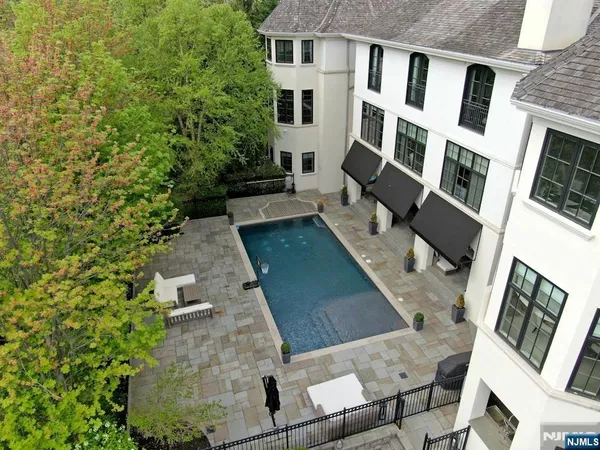 a view of an outdoor space with a house