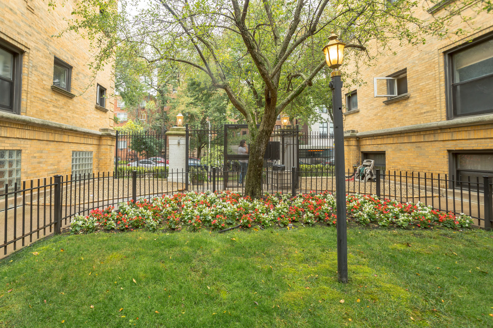720 West Sheridan Road, Unit 1N Chicago, IL 60613 - Photo 2 of 22
