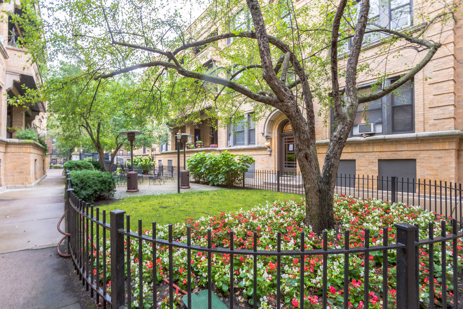 720 West Sheridan Road, Unit 1N Chicago, IL 60613 - Photo 3 of 22