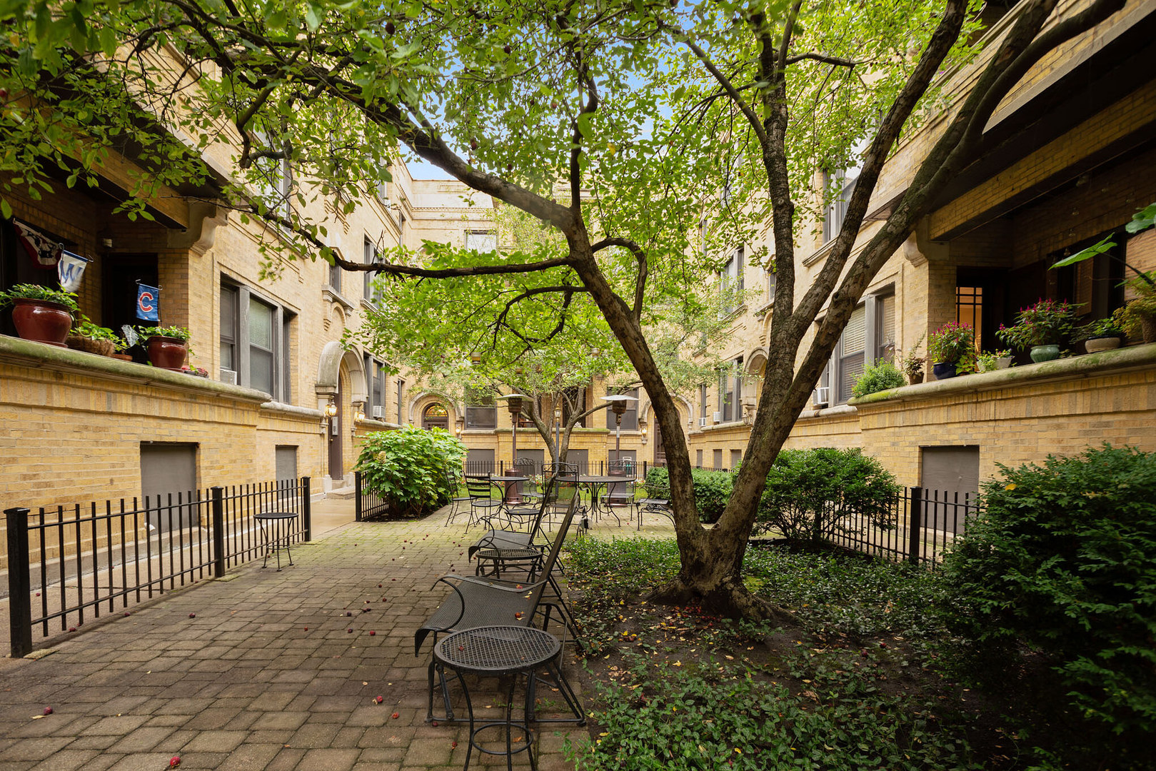 720 West Sheridan Road, Unit 1N Chicago, IL 60613 - Photo 4 of 22