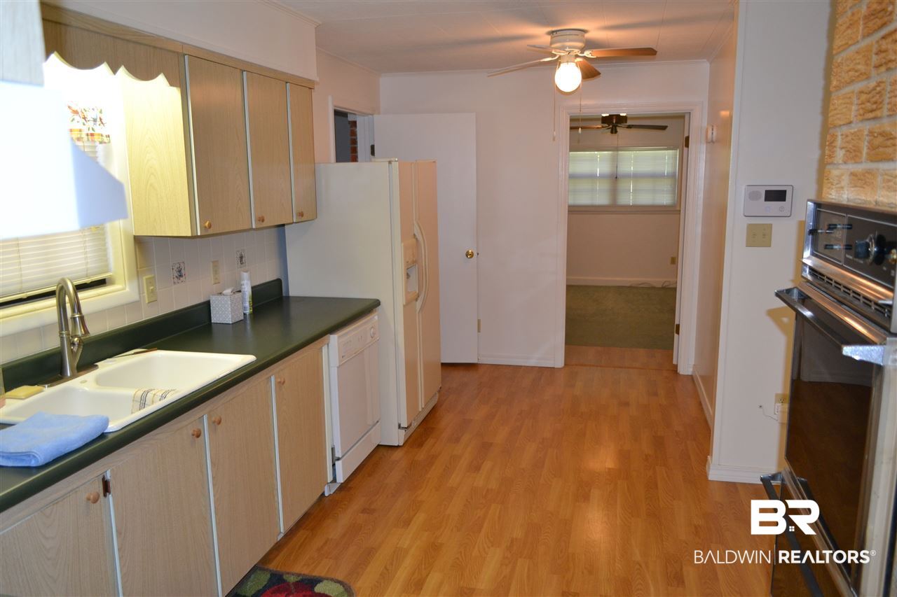1525 North Alston Street Foley, AL 36535 - Photo 7 of 26 You'll be cooking with gas in this home!