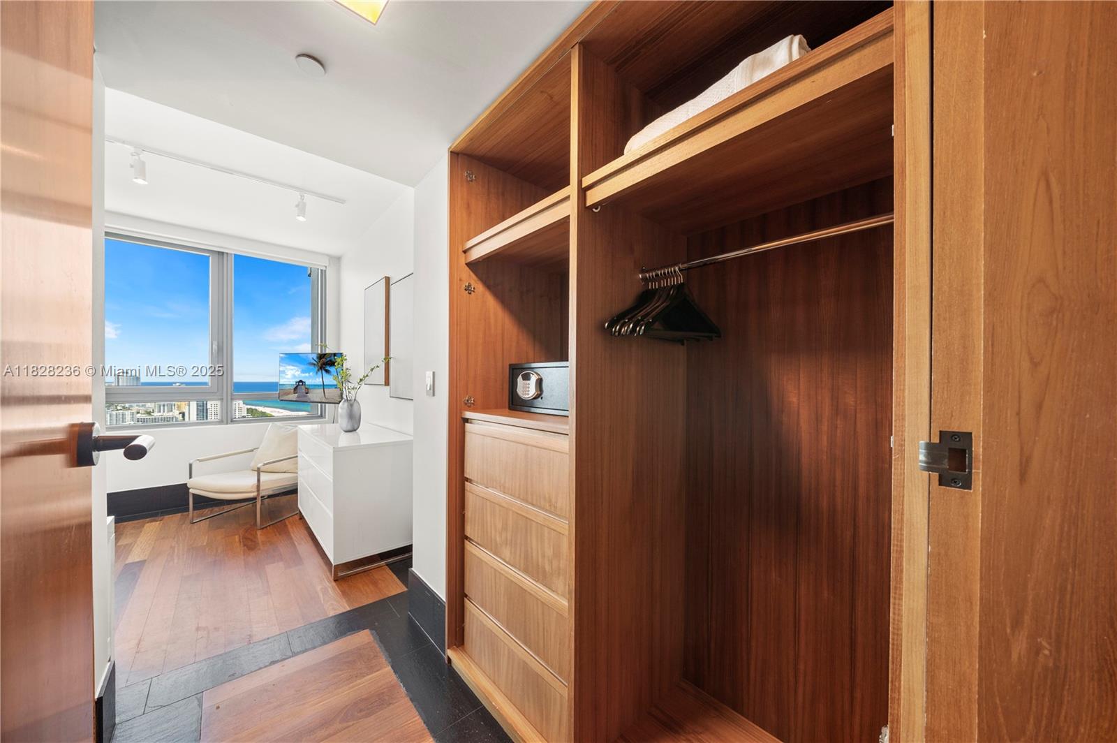 101 20th Street, Unit 3803 Miami Beach, FL 33139 - Photo 21 of 36