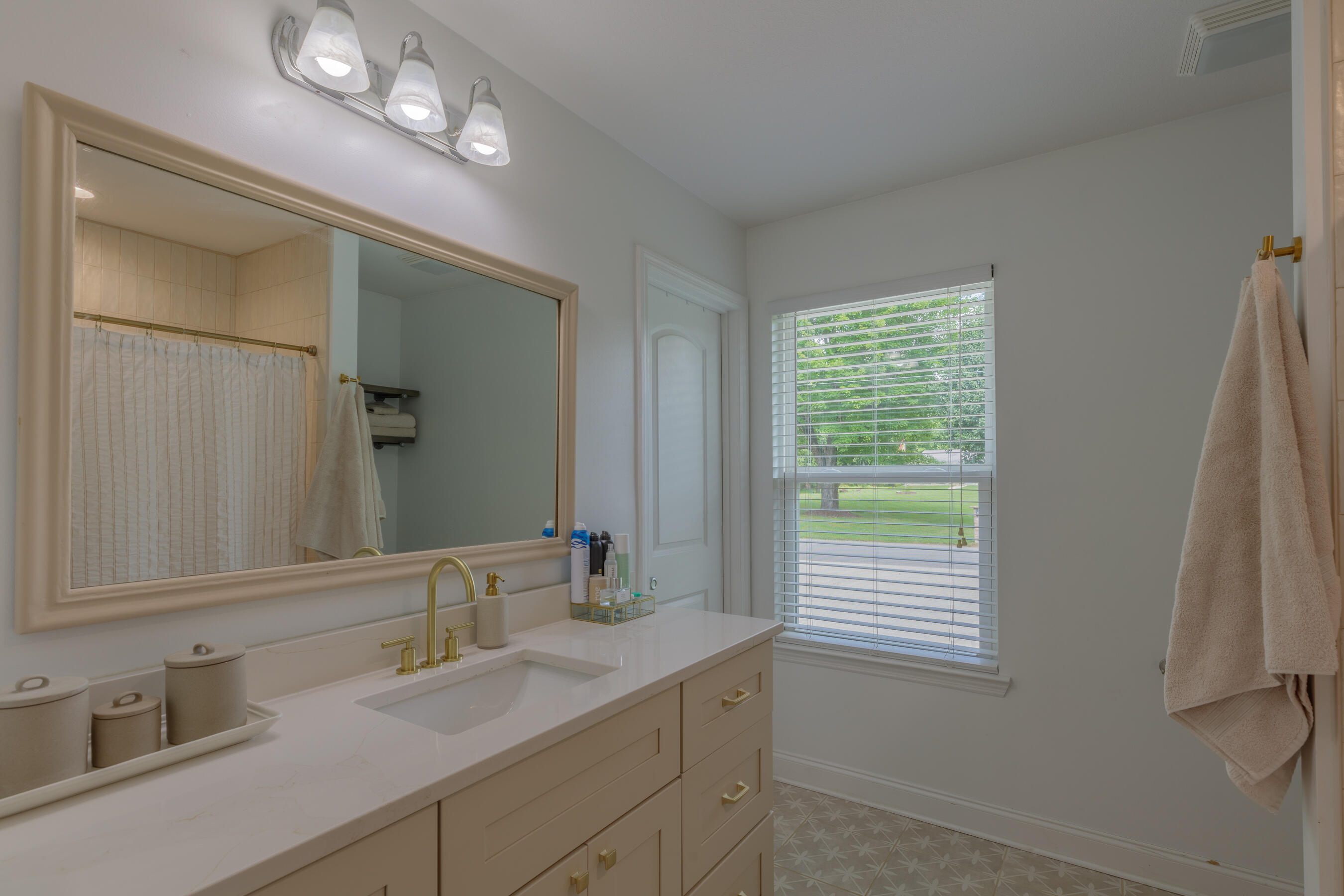 11671 Walker Road Soddy-Daisy, TN 37379 - Photo 10 of 27 11671 Walker HD-30