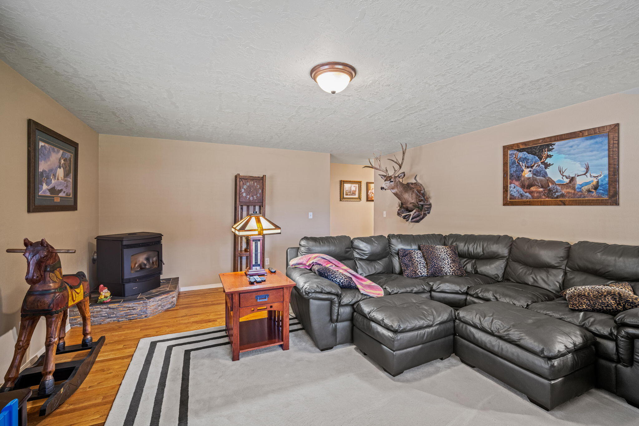 16255 Paulina View Road La Pine, OR 97739 - Photo 9 of 71 Family room