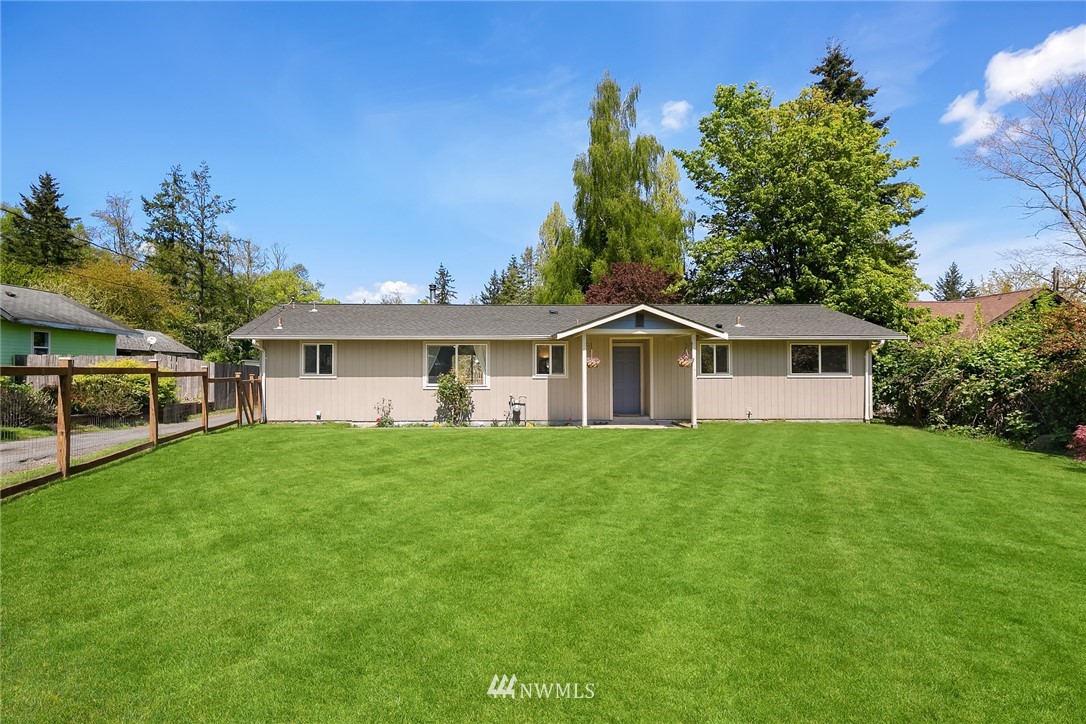 10312 Southwest Bank Road Vashon, WA 98070 - Photo 1 of 17 Gallery Image 1
