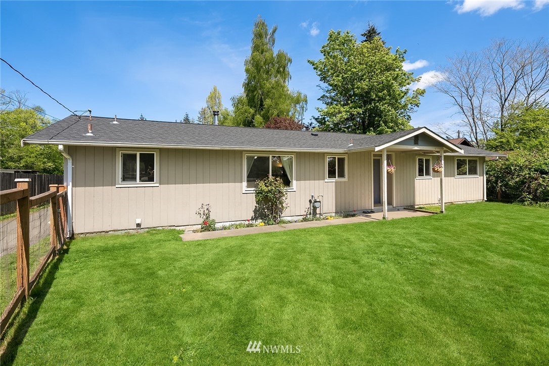 10312 Southwest Bank Road Vashon, WA 98070 - Photo 2 of 17 Gallery Image 2