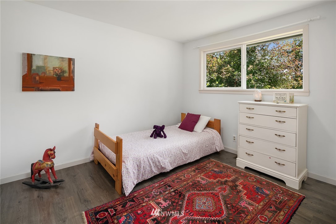 10312 Southwest Bank Road Vashon, WA 98070 - Photo 11 of 17 Gallery Image 11