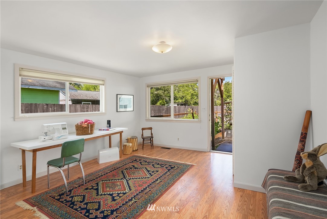 10312 Southwest Bank Road Vashon, WA 98070 - Photo 12 of 17 Gallery Image 12