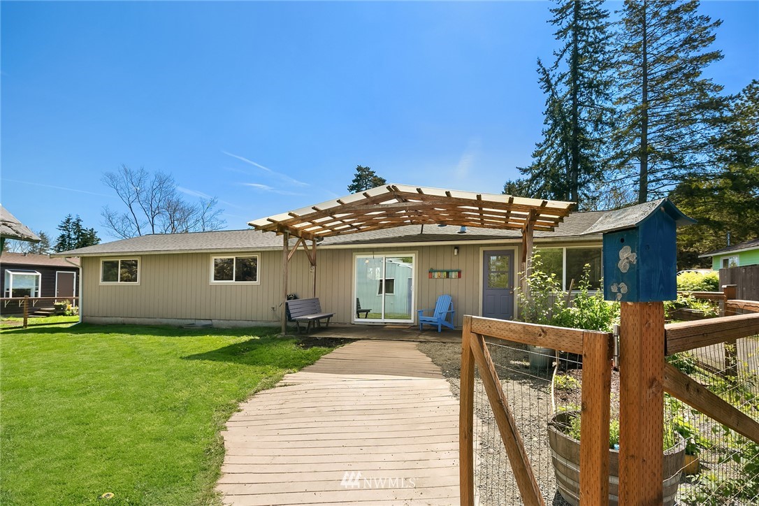 10312 Southwest Bank Road Vashon, WA 98070 - Photo 15 of 17 Gallery Image 15