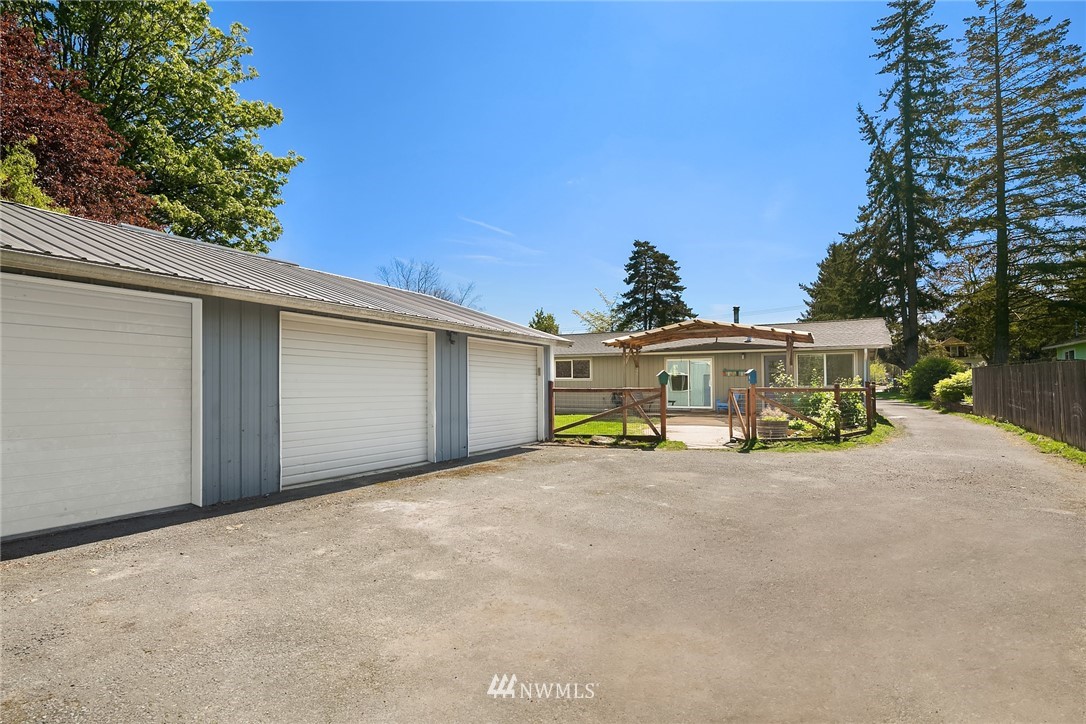 10312 Southwest Bank Road Vashon, WA 98070 - Photo 16 of 17 Gallery Image 16