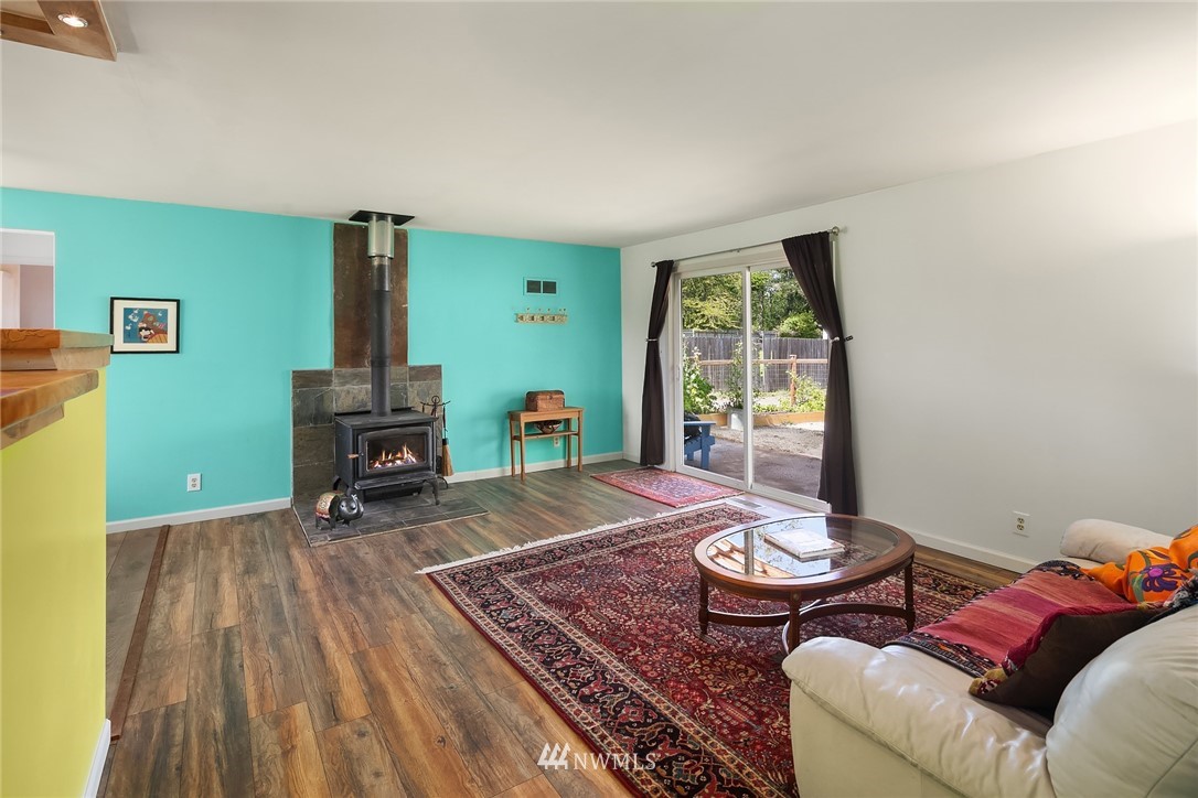 10312 Southwest Bank Road Vashon, WA 98070 - Photo 5 of 17 Gallery Image 5