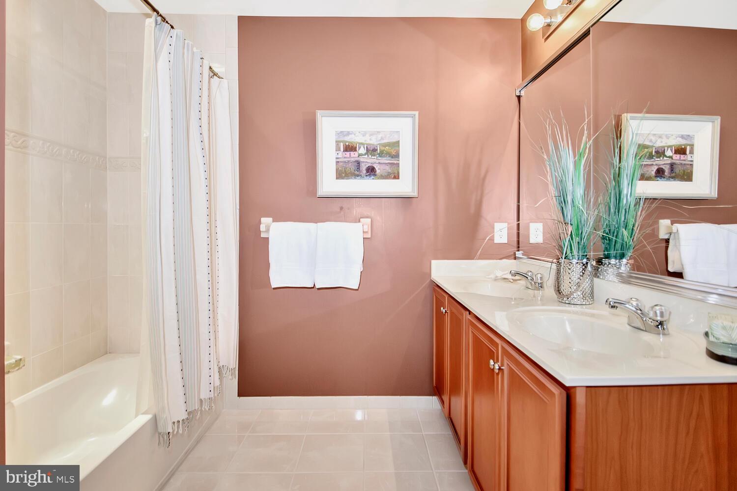 24 Sloan Road West Chester, PA 19382 - Photo 22 of 40 Hall bath with custom tile 2nd floor