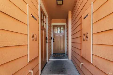 $549,000 | 134 Valley Oak Drive, Napa, CA 94558