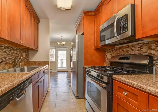 $4,800 | 101 Gedney Street, Unit 6T, Nyack, NY 10960