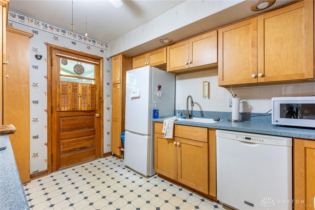 3222 Delrey Road Springfield, OH 45504 - Photo 7 of 19 Gallery Image 7