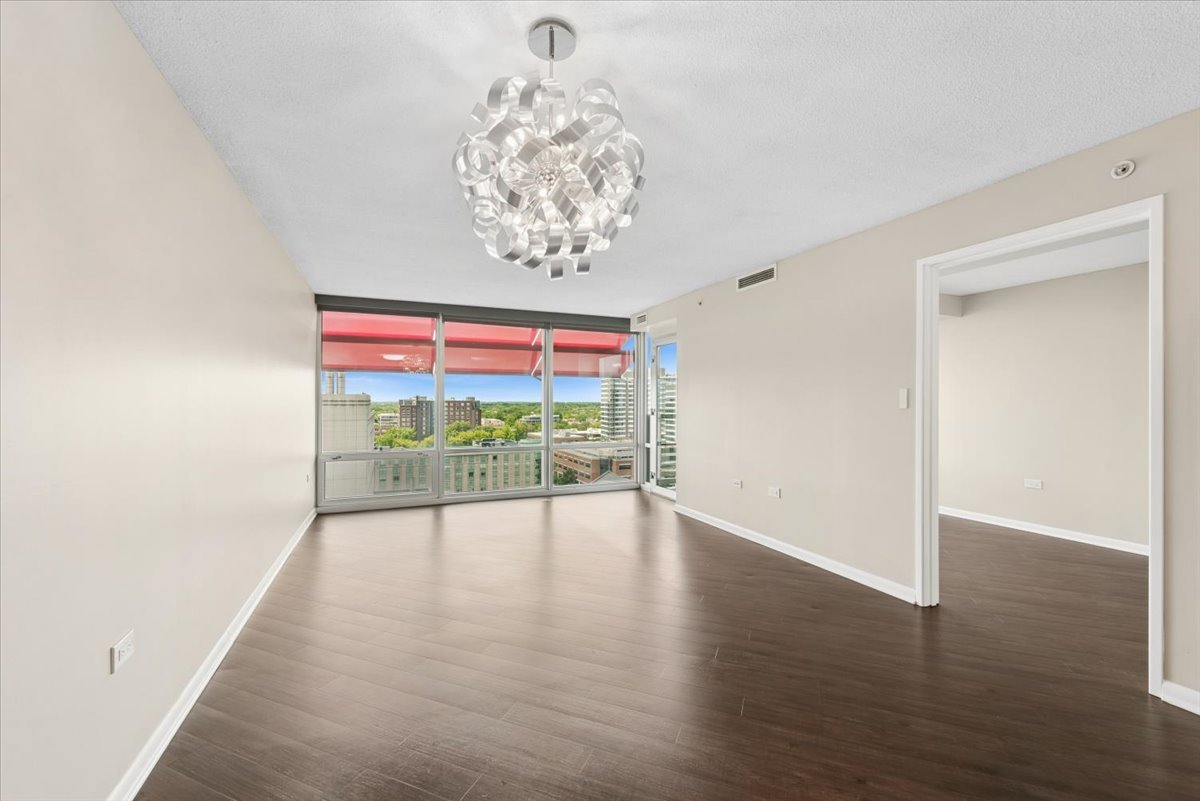 800 Elgin Road, Unit 1412 Evanston, IL 60201 - Photo 4 of 17