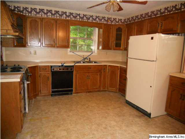 819 Lake Joyce Road Moody, AL 35004 - Photo 3 of 20 Gallery Image 3