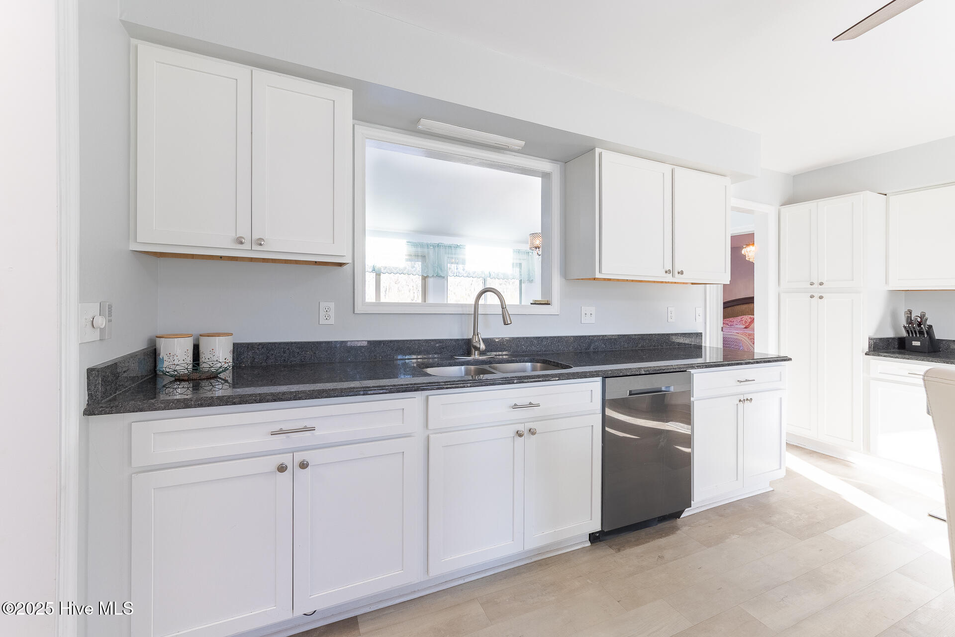 107 Knotline Road New Bern, NC 28562 - Photo 9 of 42 Kitchen