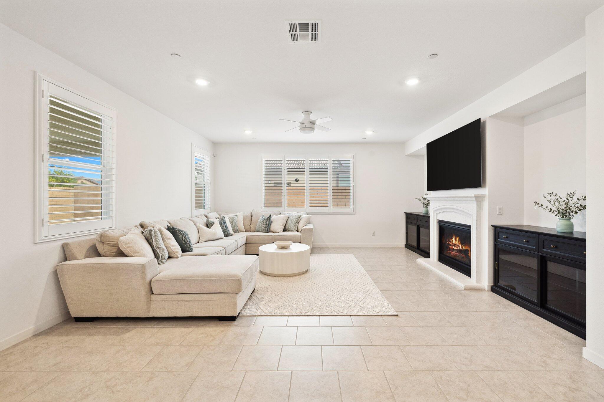 82054 Verdi Road Indio, CA 92203 - Photo 2 of 39 18-web-or-mls-2H8A1563