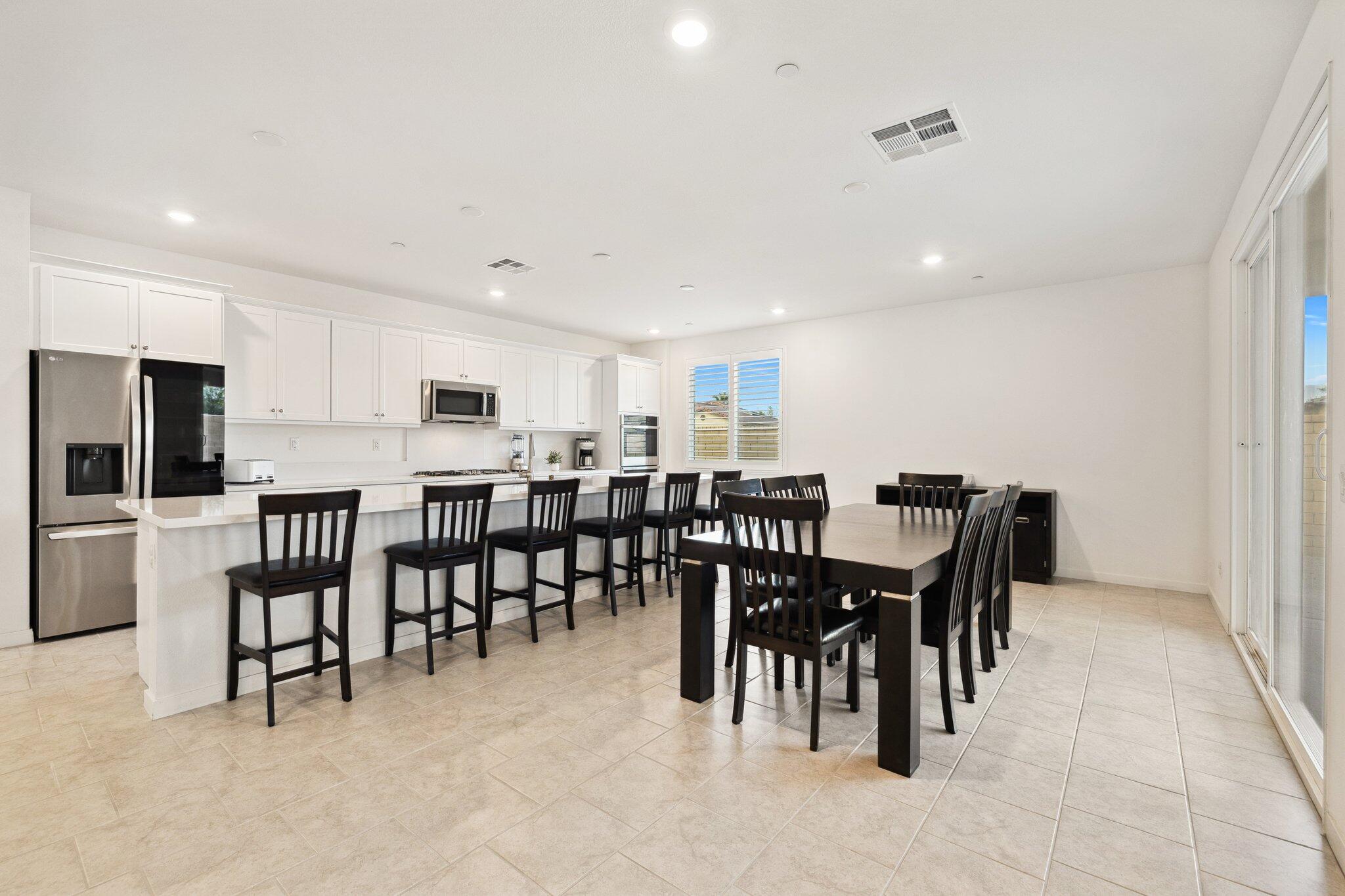 82054 Verdi Road Indio, CA 92203 - Photo 5 of 39 21-web-or-mls-2H8A1578