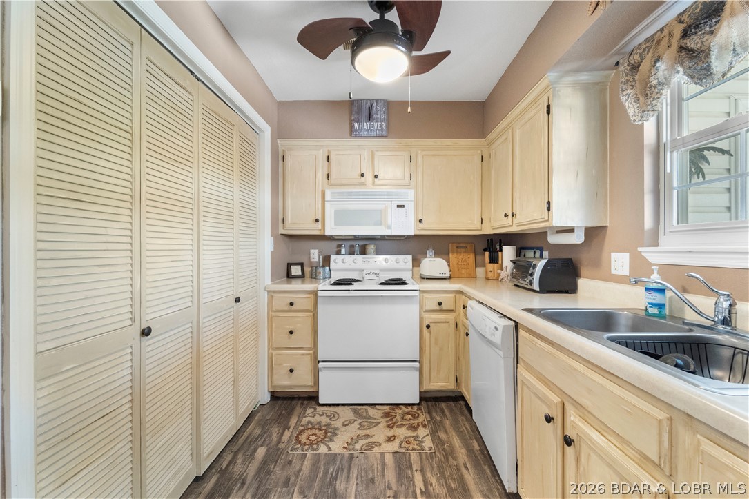 40 Lighthouse Road, Unit 2301 Lake Ozark, MO 65049 - Photo 12 of 40