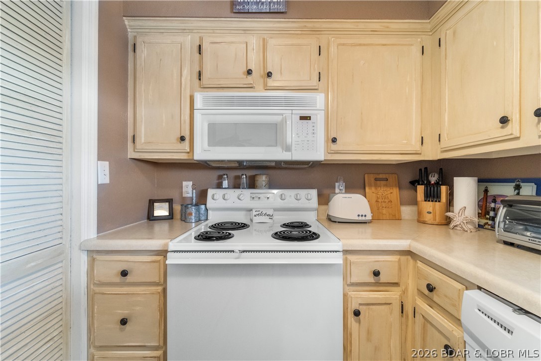 40 Lighthouse Road, Unit 2301 Lake Ozark, MO 65049 - Photo 13 of 40