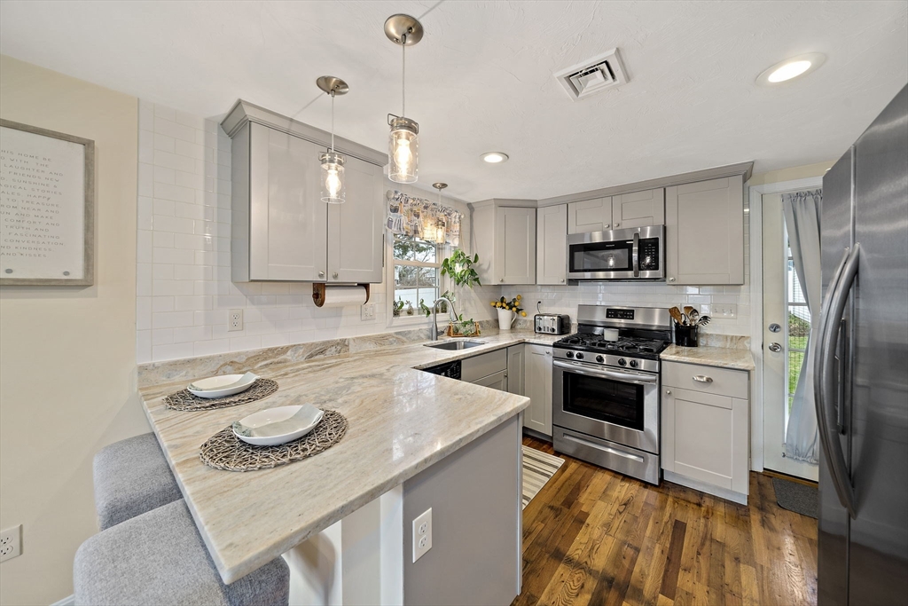 68 Leland Road Marshfield, MA 02050 - Photo 5 of 25