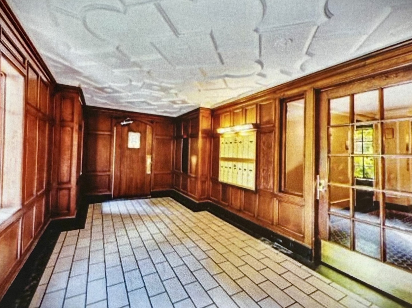 6334 North Sheridan Road, Unit 2C Chicago, IL 60660 - Photo 4 of 12